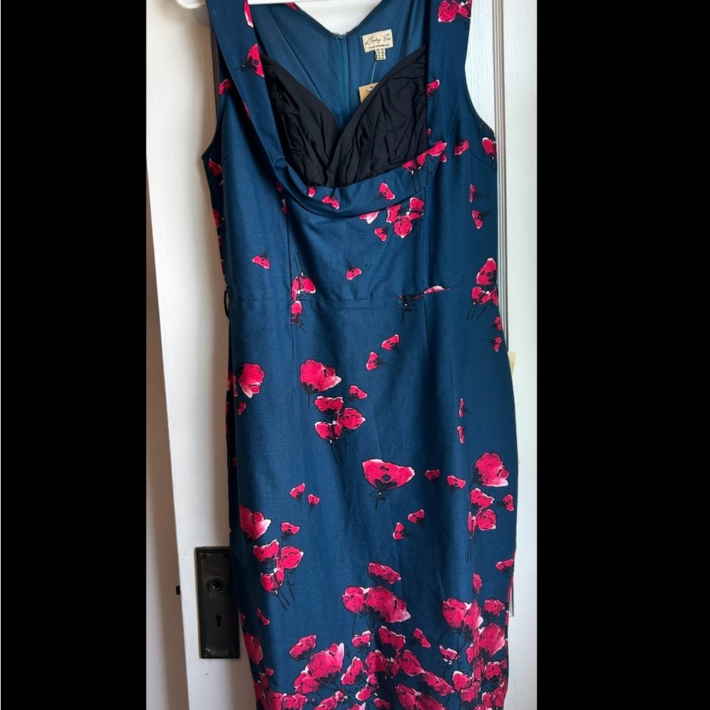 Lindy Bop Vanessa Navy and Pink Floral Midi Dress - Picture 2 of 9